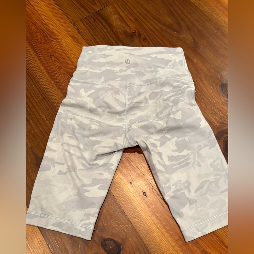 Lululemon ribbed biker shorts